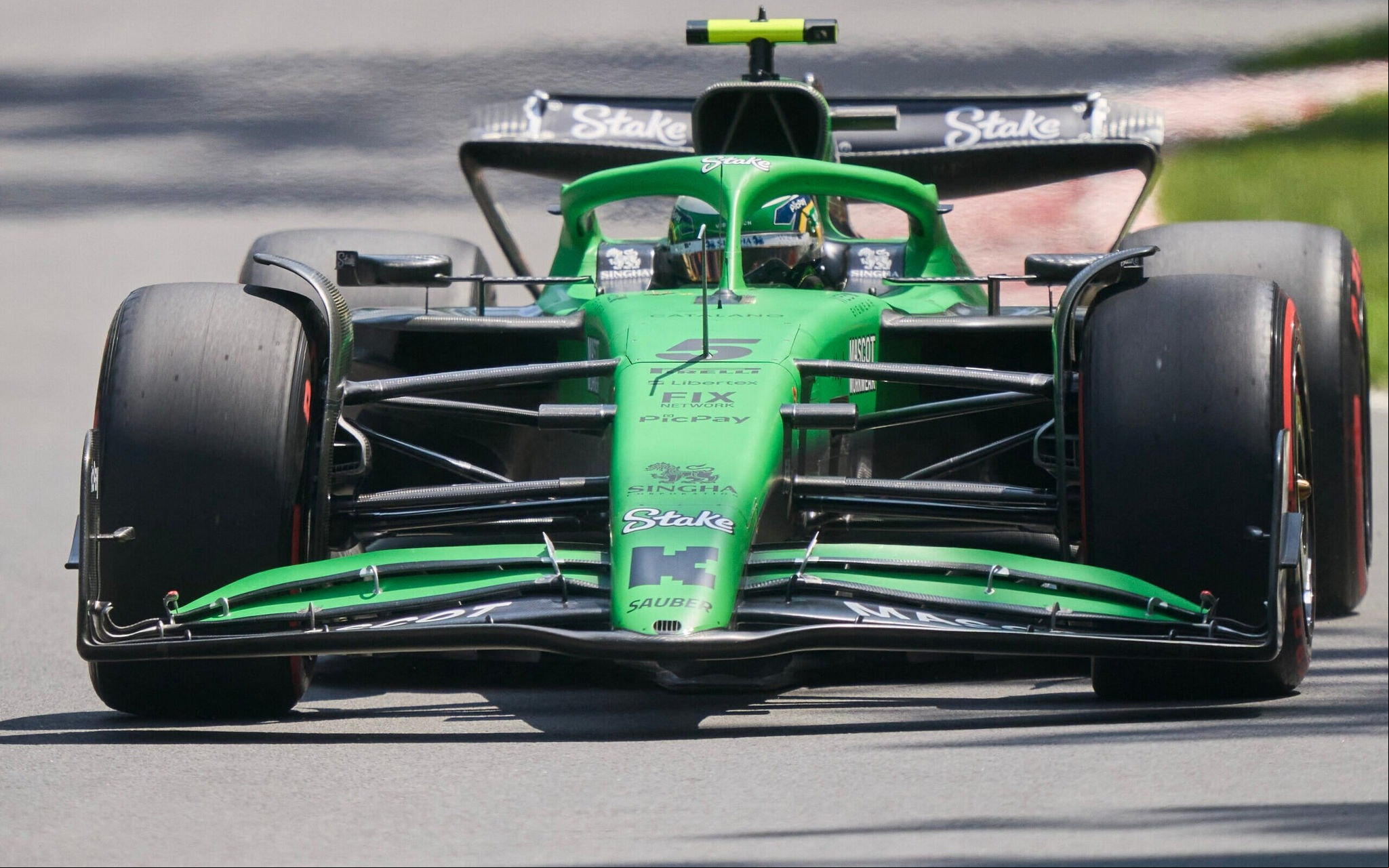 Gabriel Bortoleto no treino para o GP do Canadá de Fórmula 1 (foto: Geoff Robins / AFP)